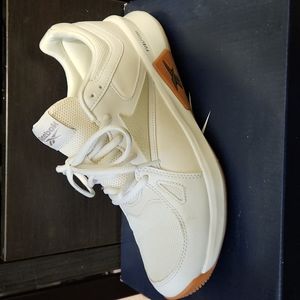NIB Reebok advanced Trainerte size 9